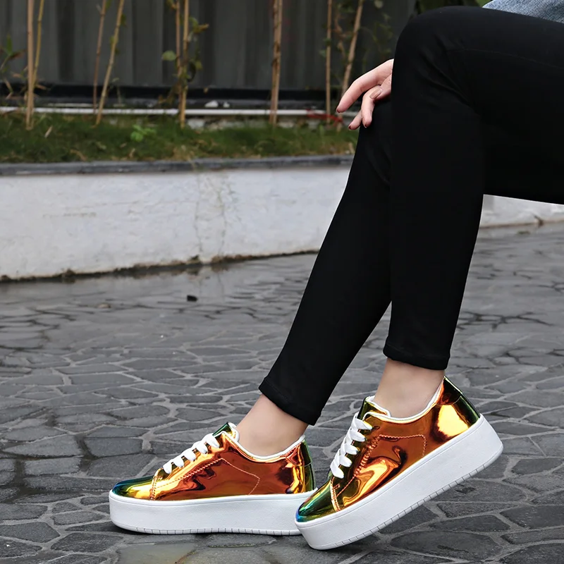 Женские кроссовки на массивной подошве розовые с блестками удобная повседневная