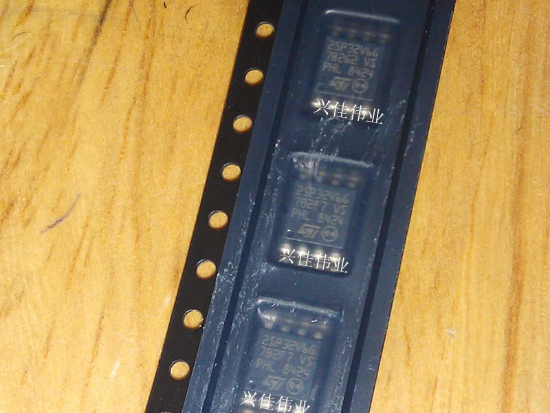 

M25P32-VMW6TG 25P32V6G SOP8-5.2MM