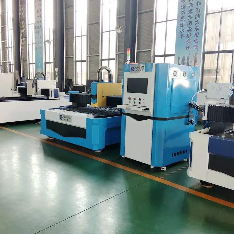 Горячая CNC CO2 волокна металла лазерной резки 3000*1500 мм 4000 Вт