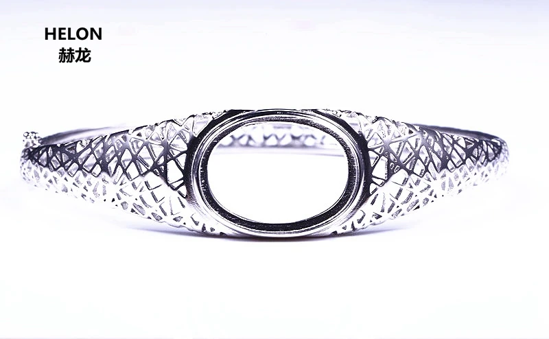 Браслет из серебра 925 пробы с полукреплением овальный кабошон белого и золотого