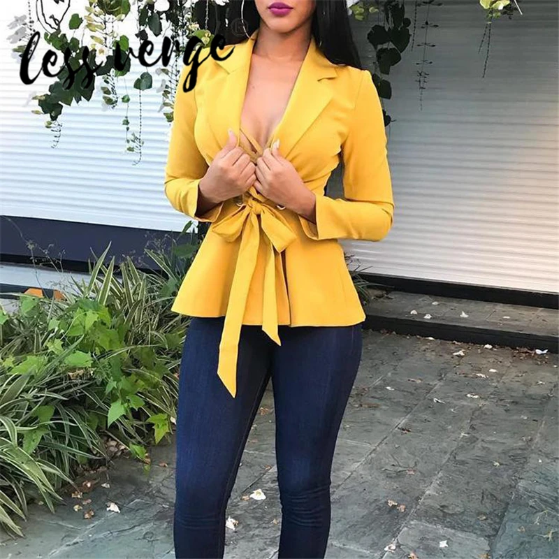 Женская куртка на шнуровке Lessverge однотонная приталенная Повседневная с длинным