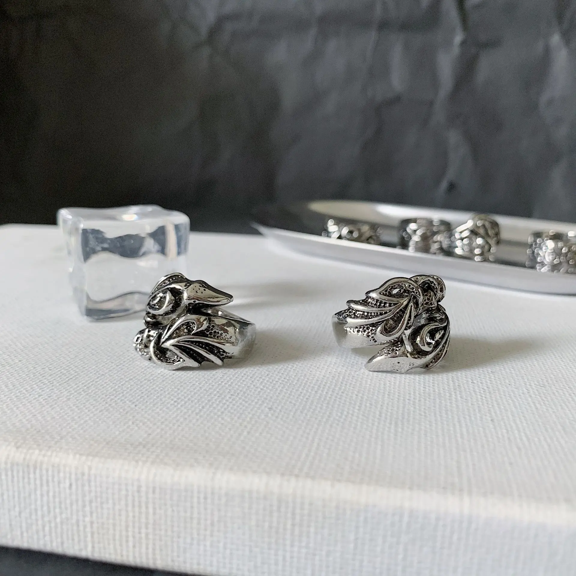 

Retro ring Ins style joker simple trend cross punk personality men and women index ring