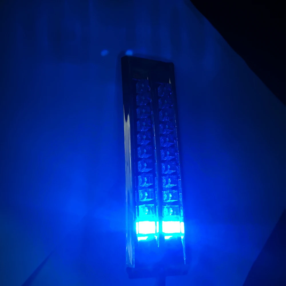 Интерьер автомобиля атмосфера полосы света тире пол ноги декоративный свет