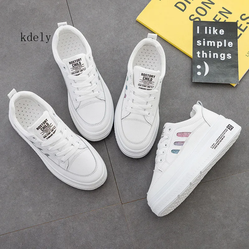 Модные кроссовки на платформе Новая Осенняя женская обувь для женщин