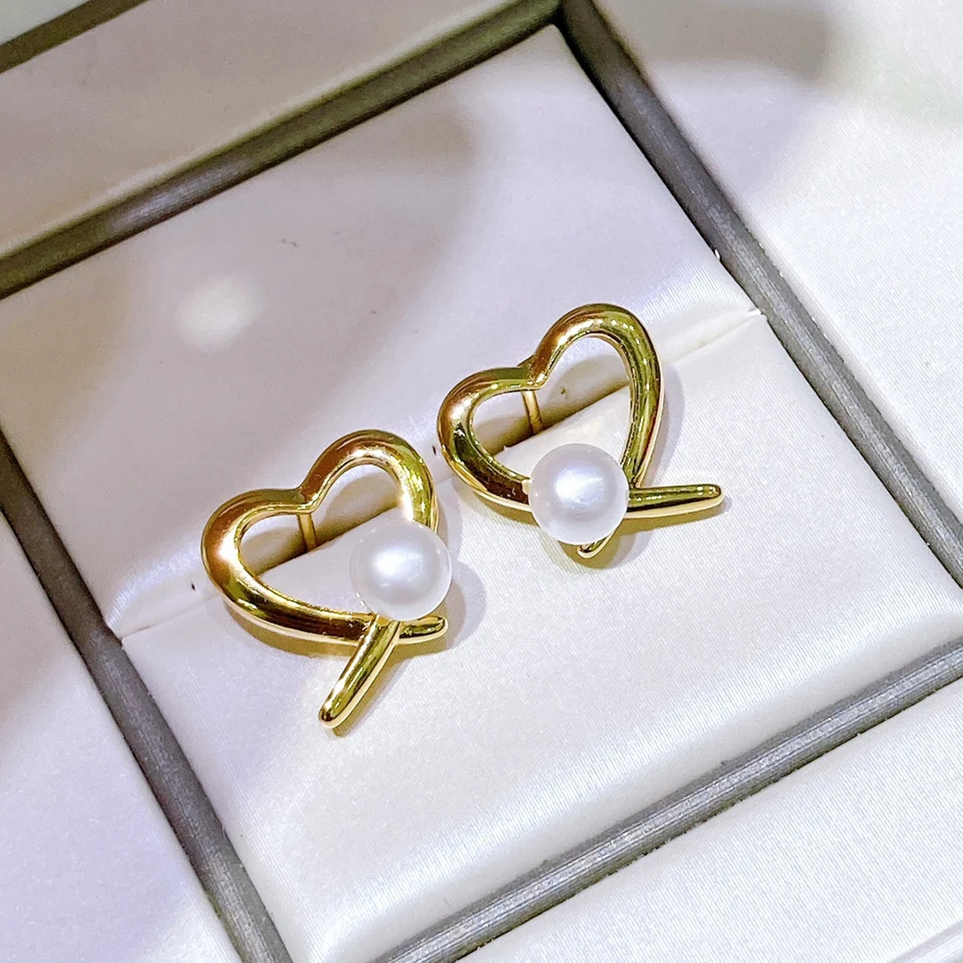 

Серьги-гвоздики с натуральным пресноводным жемчугом