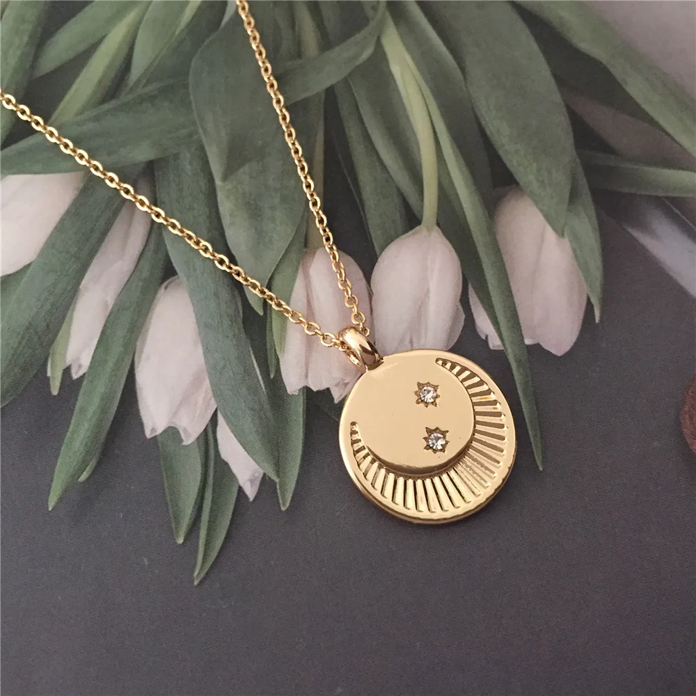 Ожерелье круглое с гравировкой в виде звезды и Луны для женщин и девушек, милое Ювелирное Украшение золотого цвета с покрытием для шковечерние