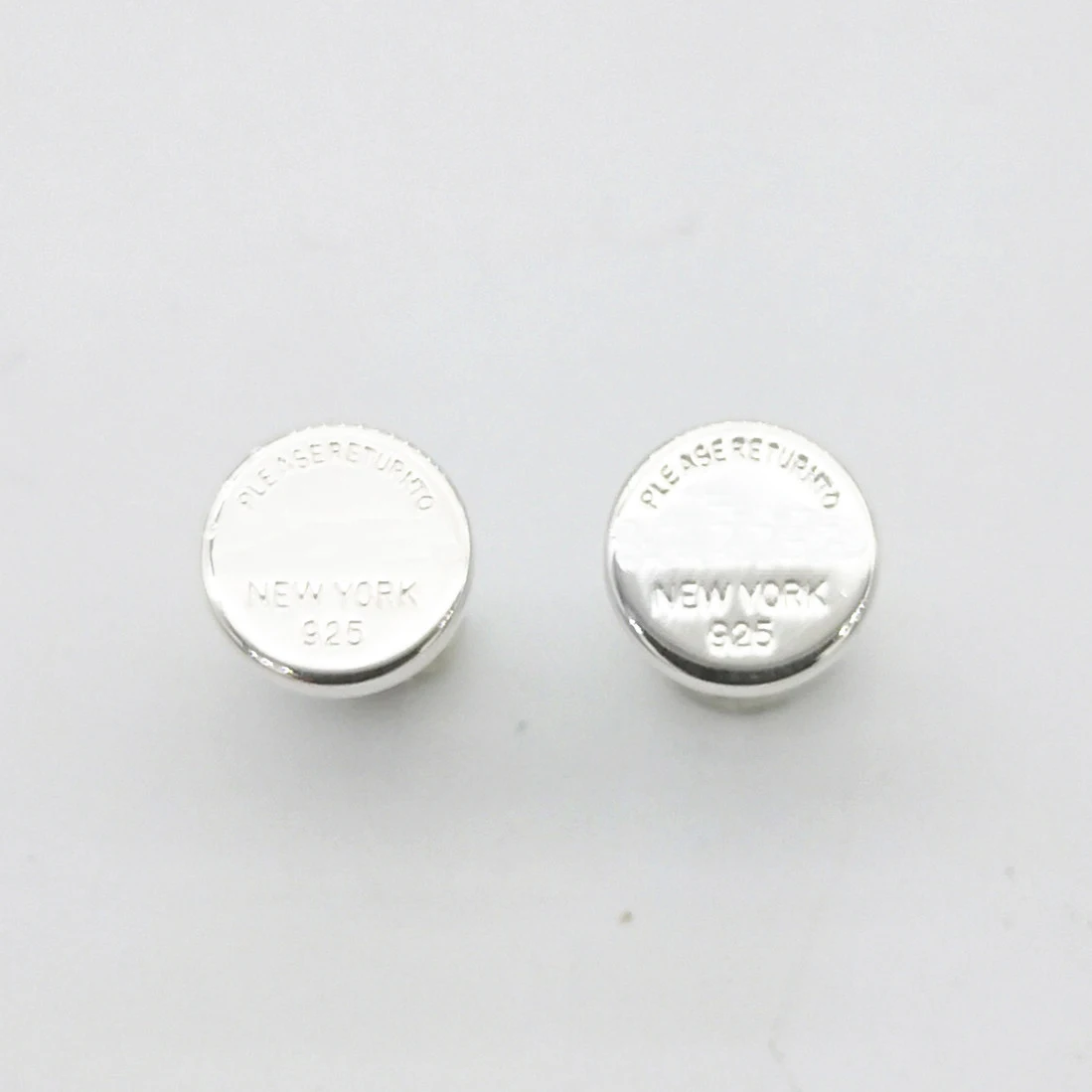 

Women's Sterling Silver Classic Silver Round Engraved Letter Earrings Round Couple Sterling Silver Female Earrings
