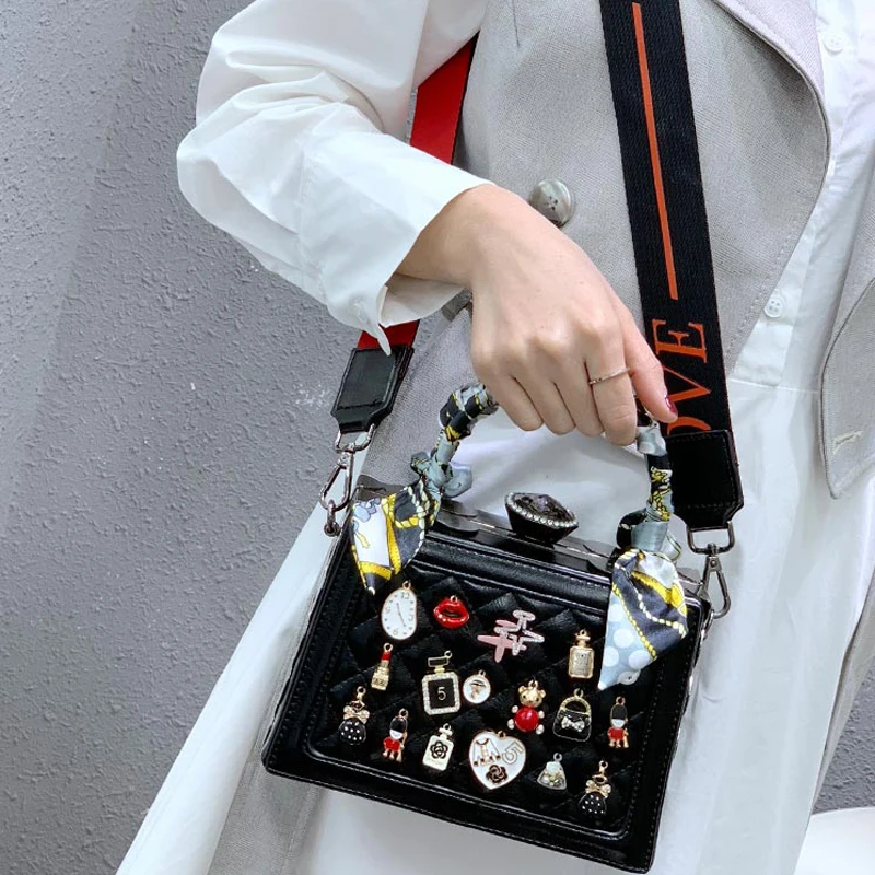 

Designer Cartoon Pattern Bags Women Autumn Winter Sweet Lady Black Pu Leather Box Flap Handbag Shoulder Crossbody Bags Female