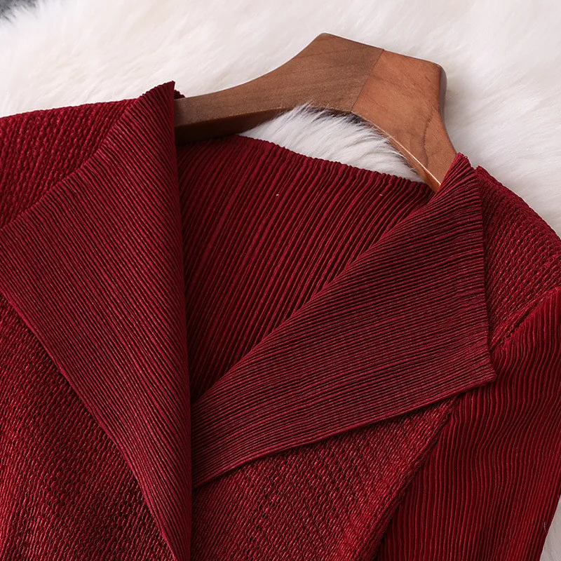 Женское кружевное платье с длинным рукавом черное ажурное до середины икры в