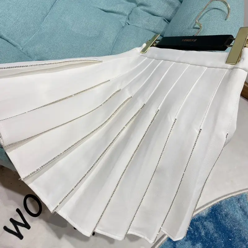 

Short Mini Skirts for Women 2021 Spring New Vertical Rhinestone Chain Edge High Waist Pleated Skirt with Lining Female Skirt