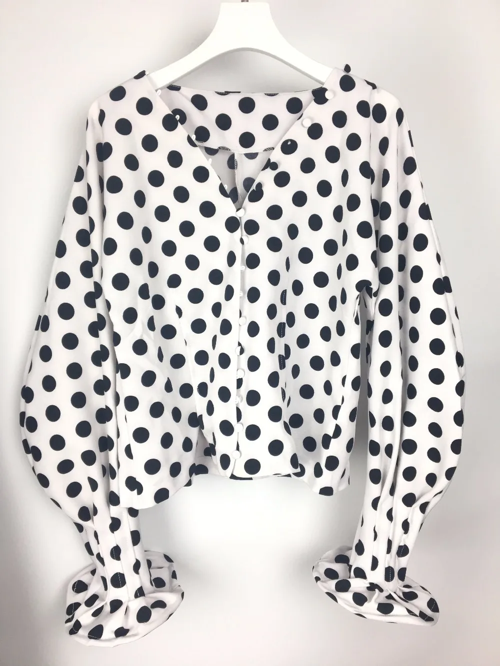 

2020 Aurumn Fashion Print Blouse V-neck White Blouse Women Blouses Lantern Sleeve High Street Shirt Womens Tops And Blouses L009