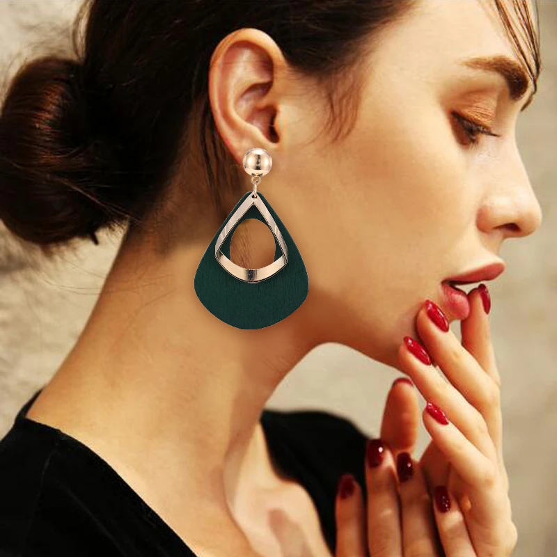 

HOCOLE Vintage Wooden Earrings For Women Fashion Geometric Metal Pendant Drop Dangle Earring Female Za 2019 Jewelry Wholesale