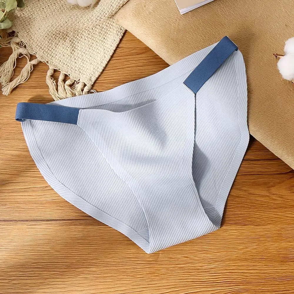 Женские хлопковые трусики тонкие дышащие с треугольниками нижнее белье низкая