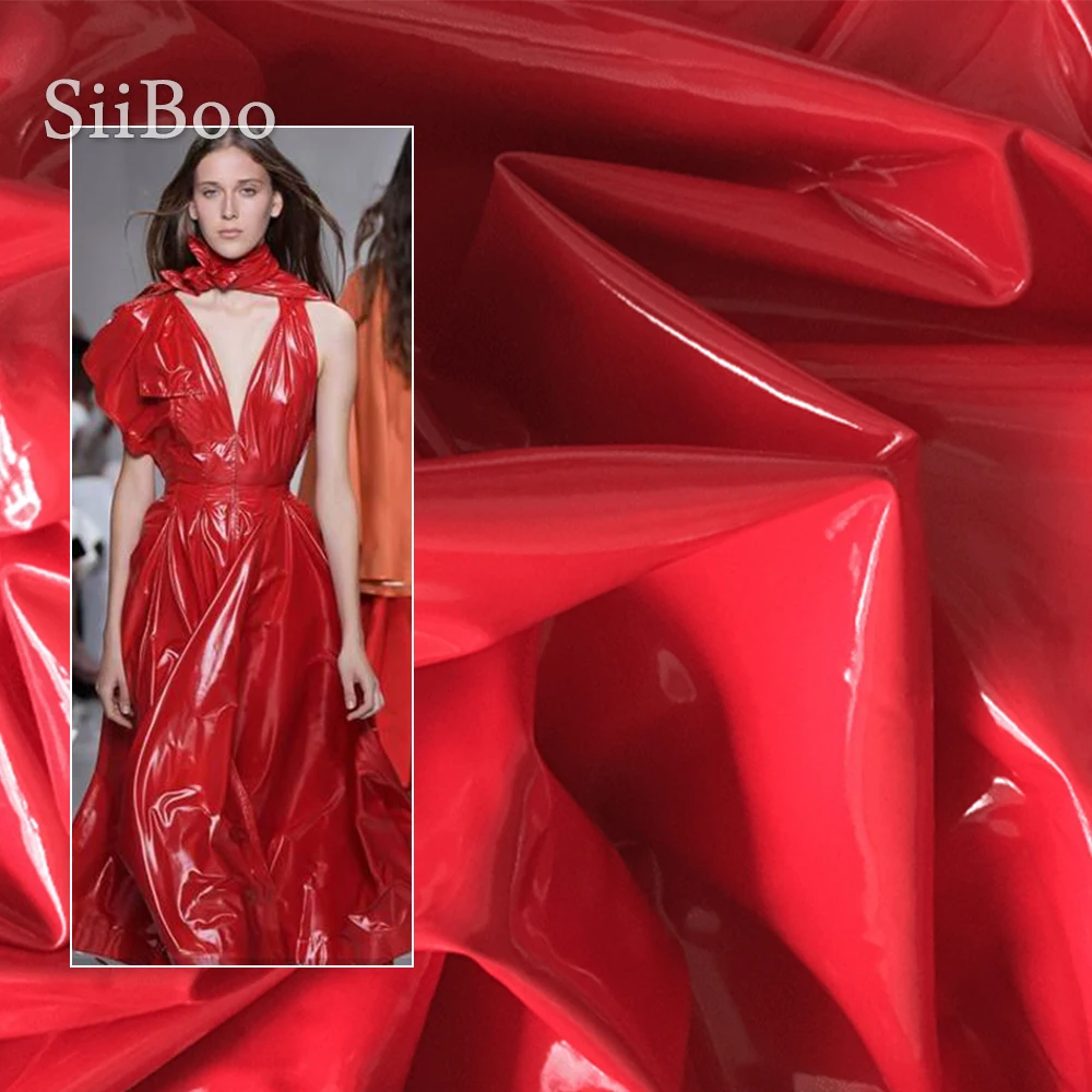 Ткань из искусственной кожи блестящая черная белая красная с блестящим узором