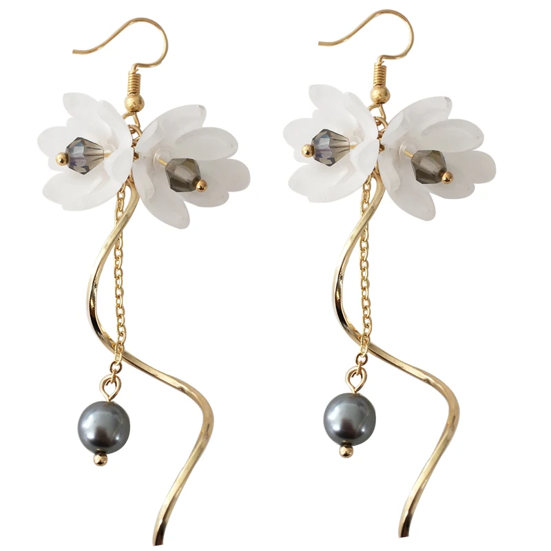 

Fashion Glass Pendant Earrings Female White Flowers Dangle Earrings Asymmetric Acrylic Tassels Earrings for Woman Jewelry