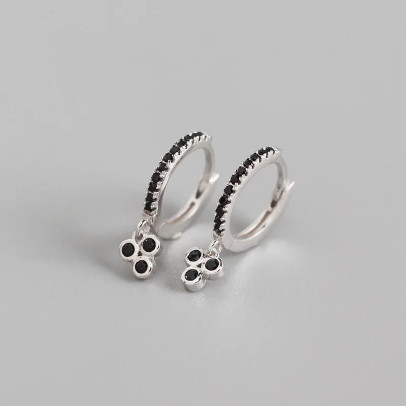 

The French Celi style S 925 sterling silver geometric triangle earrings are exquisite gifts for women's party weddings