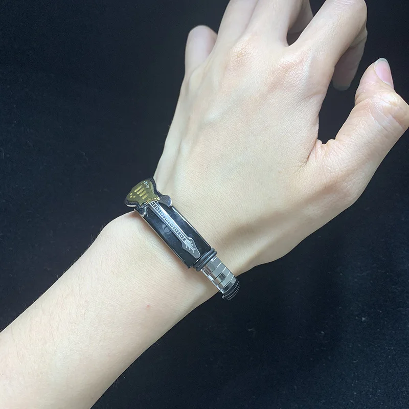 UAENSET очаровательные браслеты из нержавеющей стали для гитары змеиные мужчин и