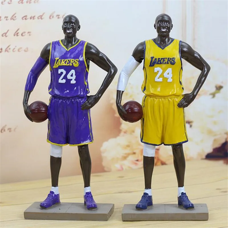 

Баскетбольная игрушка Lakers 24 # Коби Брайант 14,4 "Игрушечная кукла Фигурка 1 шт.