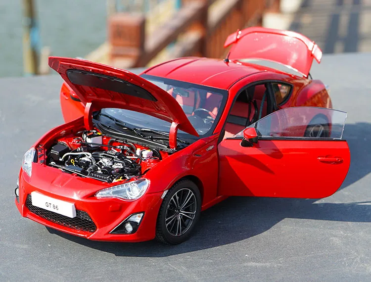 1/18 TOYOTA GT86 гоночный автомобиль литые модели автомобилей игрушки для мальчиков и