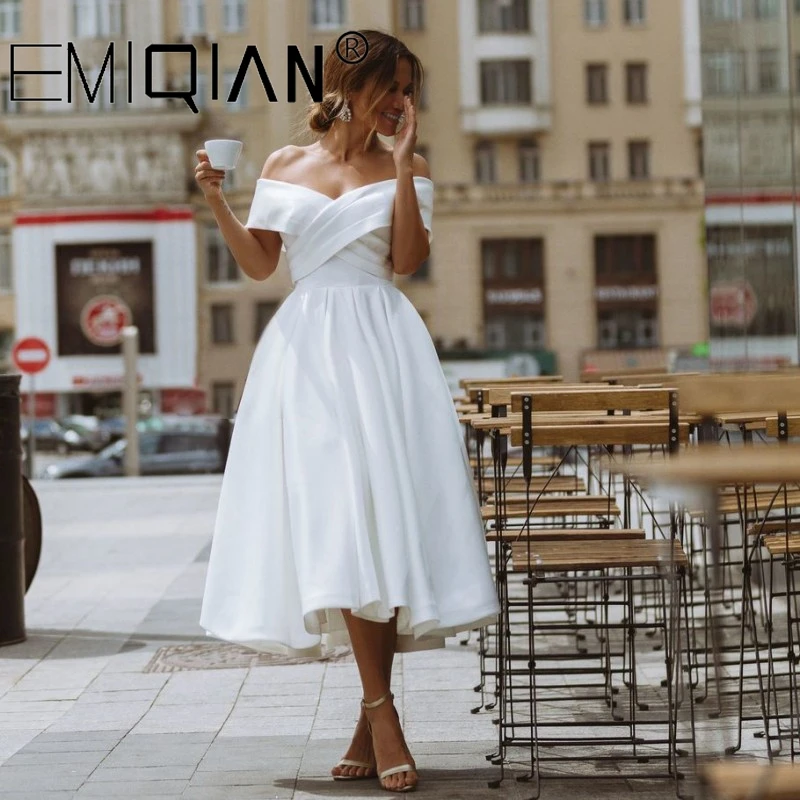 

Платье Свадебное простое ТРАПЕЦИЕВИДНОЕ со шнуровкой, с открытыми плечами, короткое платье невесты