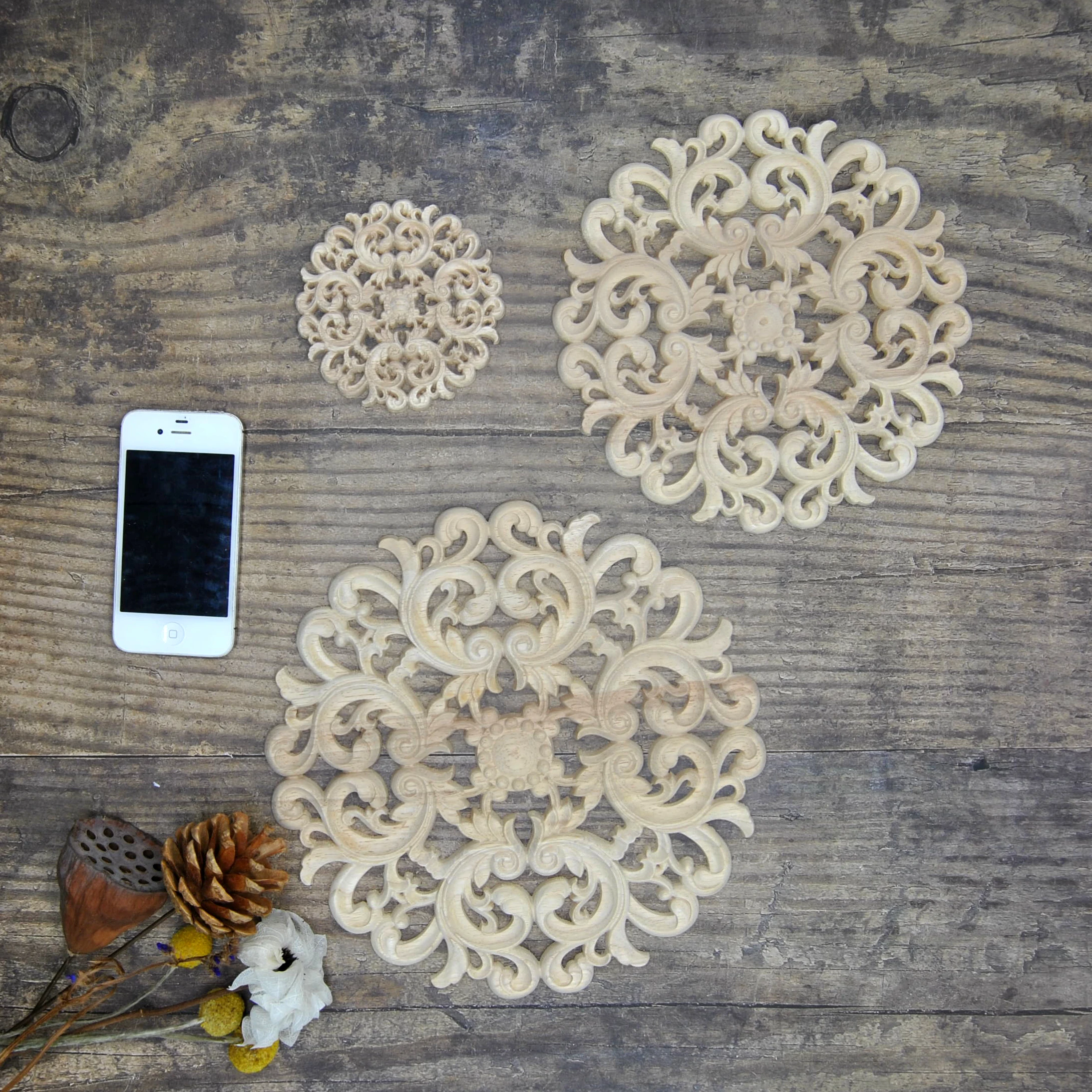 

Nature Rubber Wood Carving Furniture Decoration DIY painted Wood Round Applique Flower Hollow Him Miniature Crafts No.NMHH-002-6