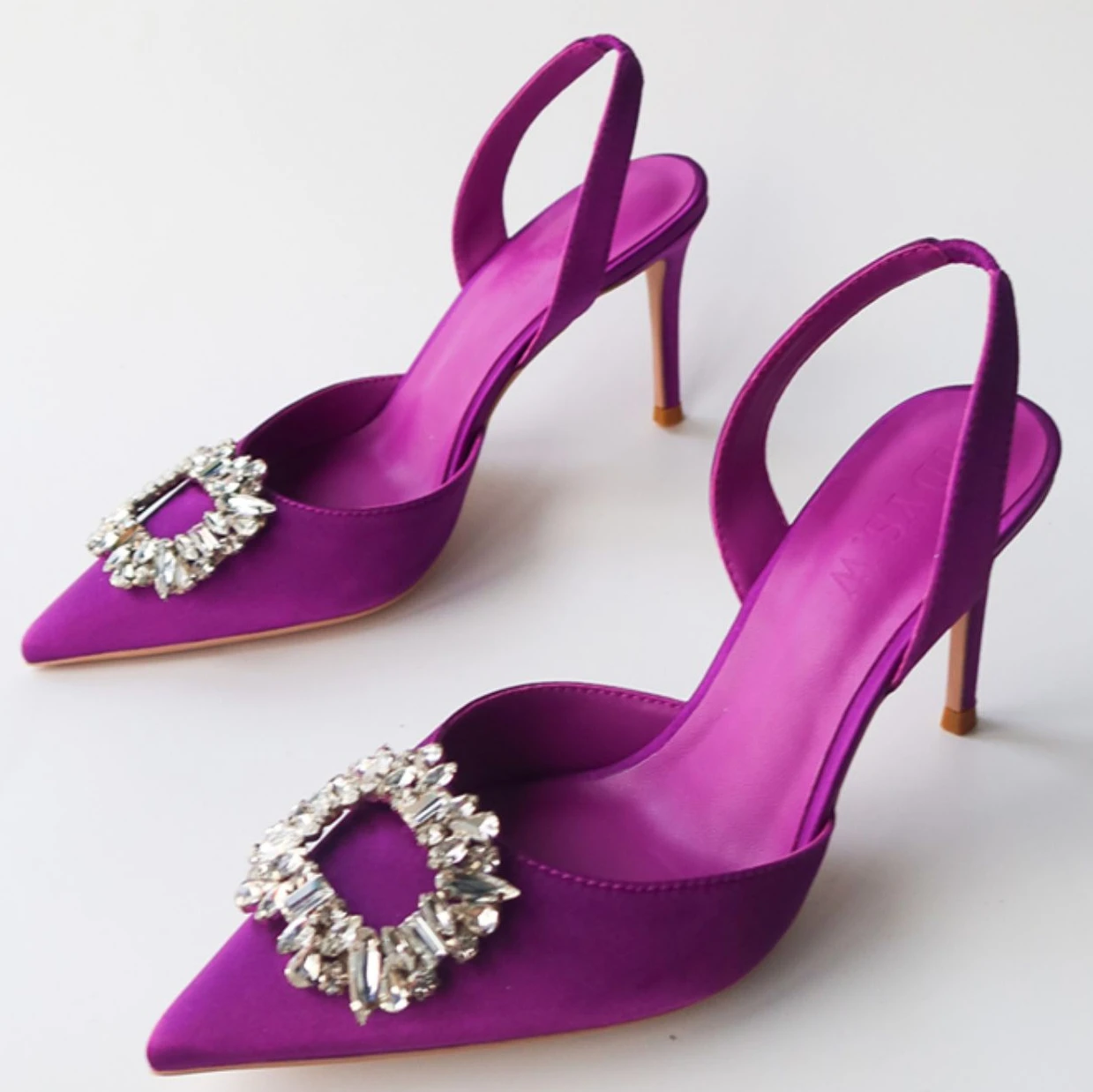 Туфли-лодочки с острым носком на высоком каблуке в европейском и американском