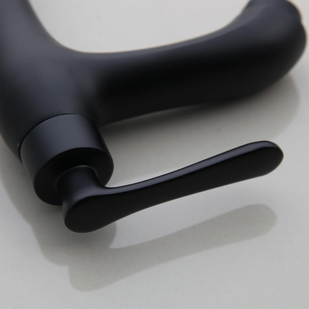 Смеситель для раковины в ванную комнату матовый черный латунный кран крепление