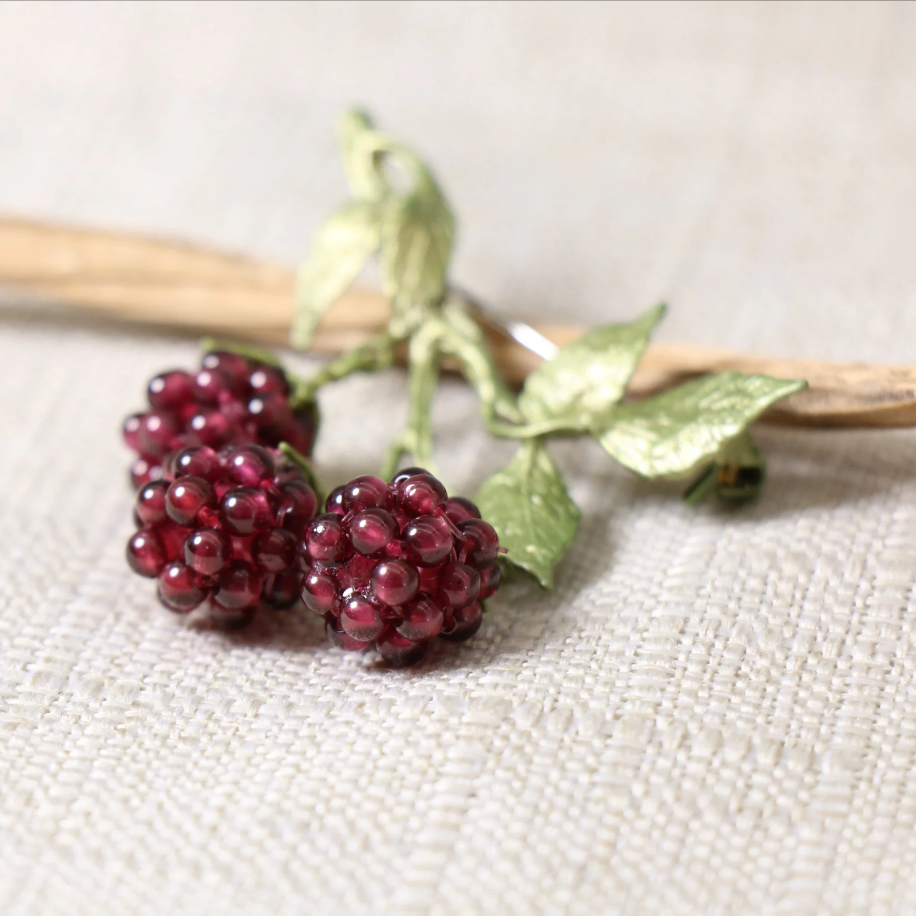 С натуральным гранатом blaeberry брошь Высокого качества pin код|brooch|brooch findingbrooch accessories