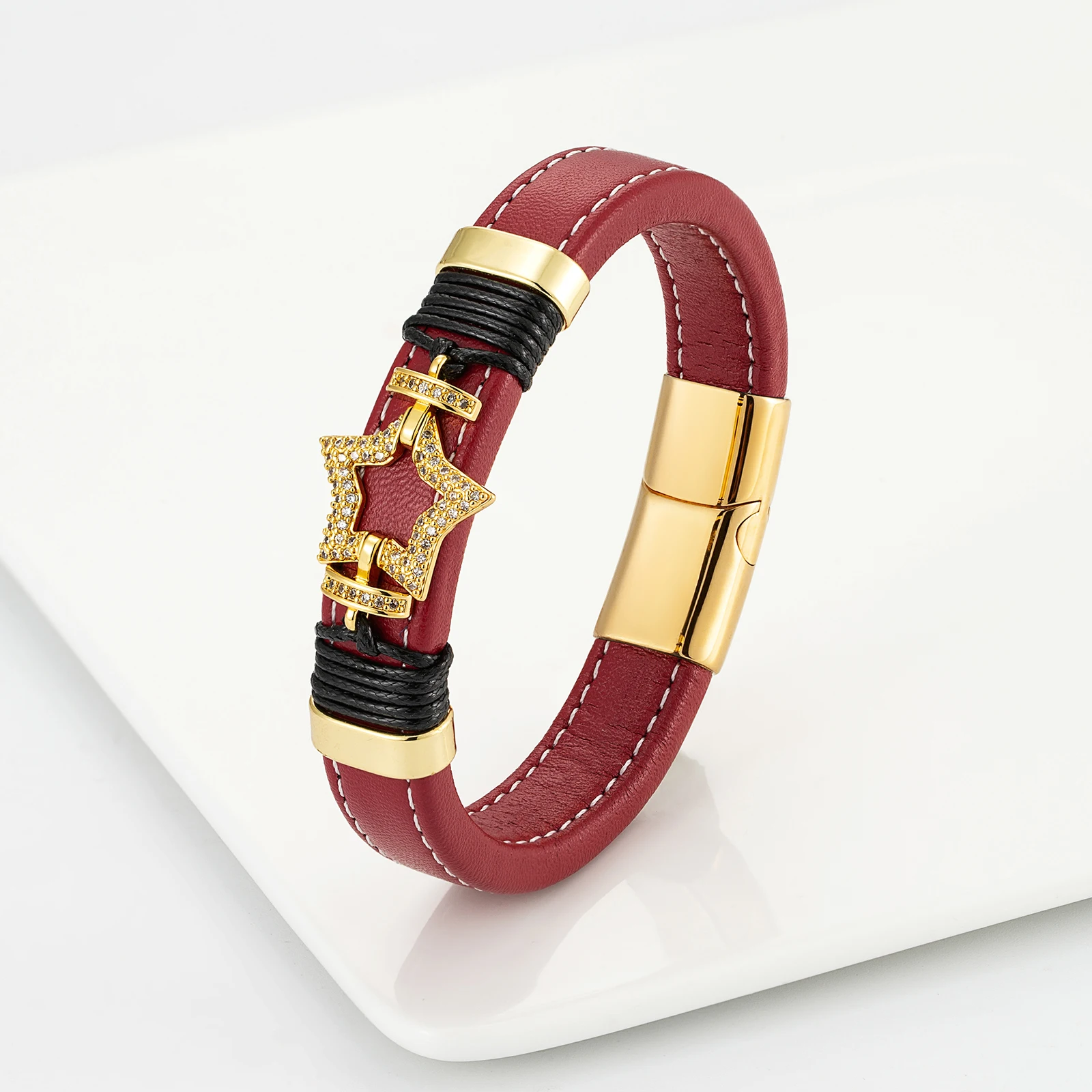 Браслет из нержавеющей стали с пятиконечными звездами и микро-алмазами |