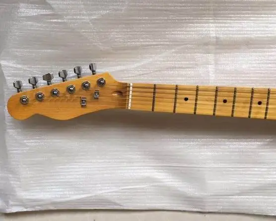 Оптовая продажа Новое поступление левша 6 строка Электрогитары в желтом цвете