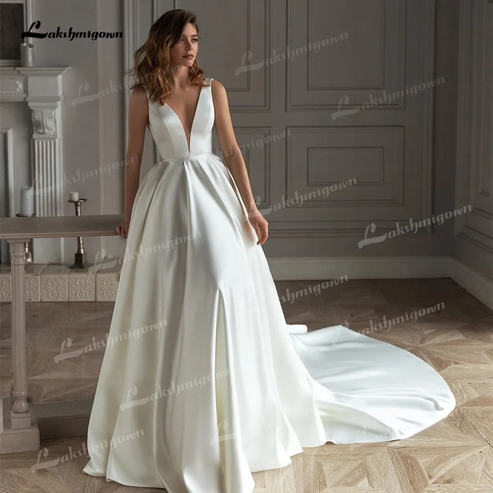 

Женское атласное платье It's yiiya, белое платье А-силуэта с V-образным вырезом, без рукавов, открытой спиной и шлейфом на лето 2019