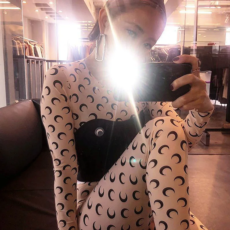 Облегающий комбинезон зимний с длинными рукавами женский белый принтом Луны