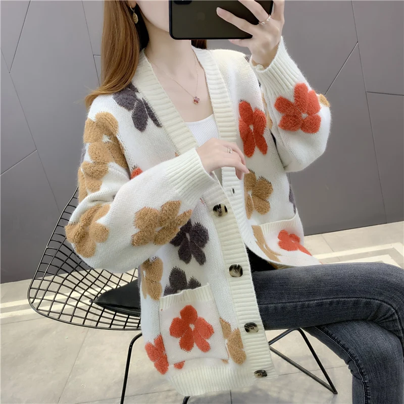 

Кардиган длинный вязаный с V-образным вырезом, номером 1 из 11 воротников