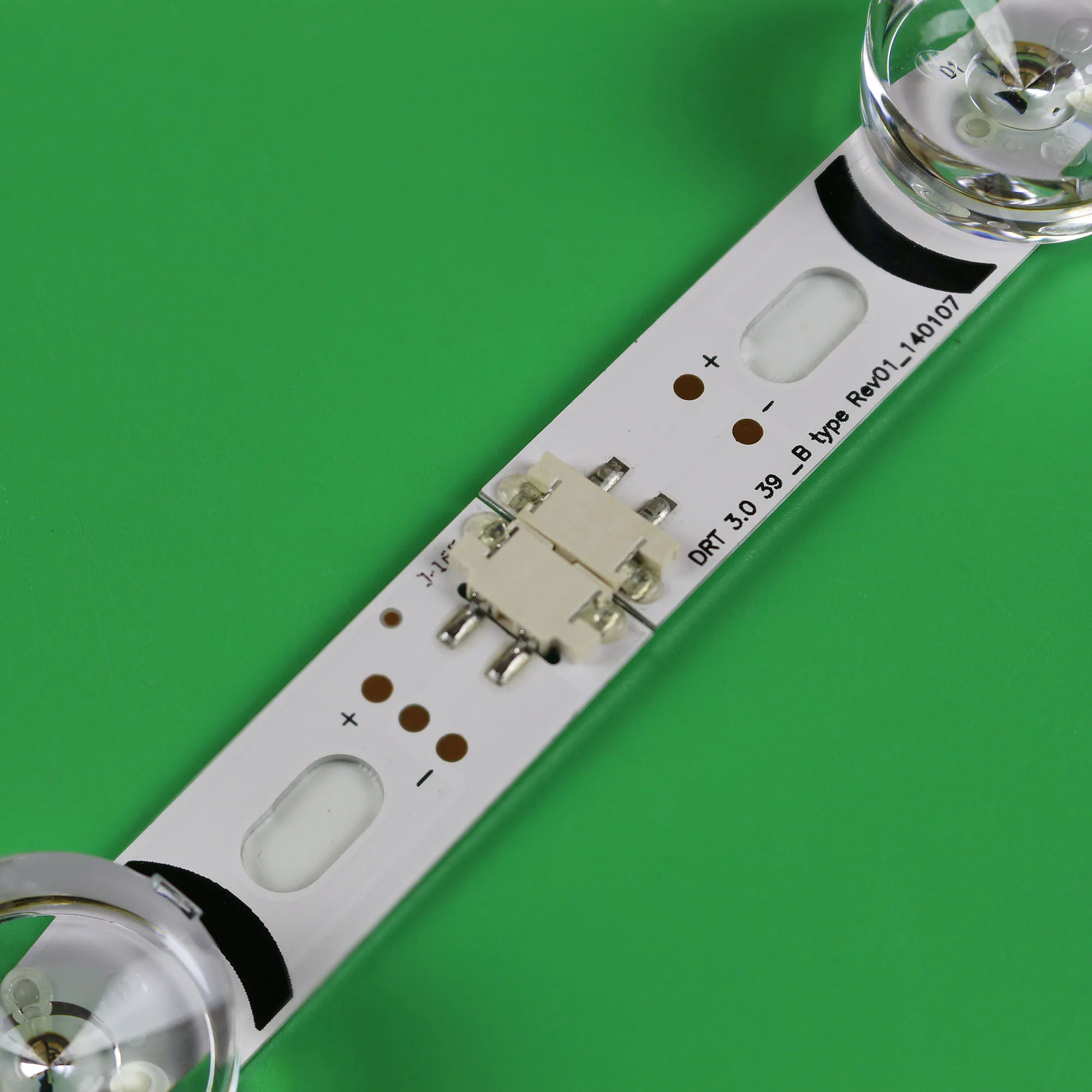LED Backlight strip 8 Lamp For LG TV 390HVJ01 lnnotek drt 3.0 39&quot 39LB5610 39LB561V 39LB5800 39LB561F DRT3.0 39LB5700 39LB650V |