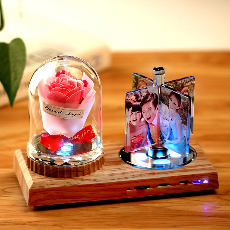 

Customized Crystal Family Lovers Photo Album with Light Baby Photo for Wedding Anniversary Gifts