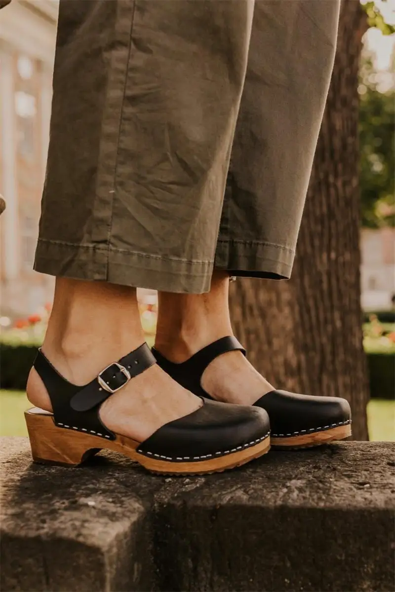 

Women's Solid Color PU Round Head Car Stitching Wood Heel Buckle Simple Set on Fashion Casual All-match Summer Sandals 1KB071