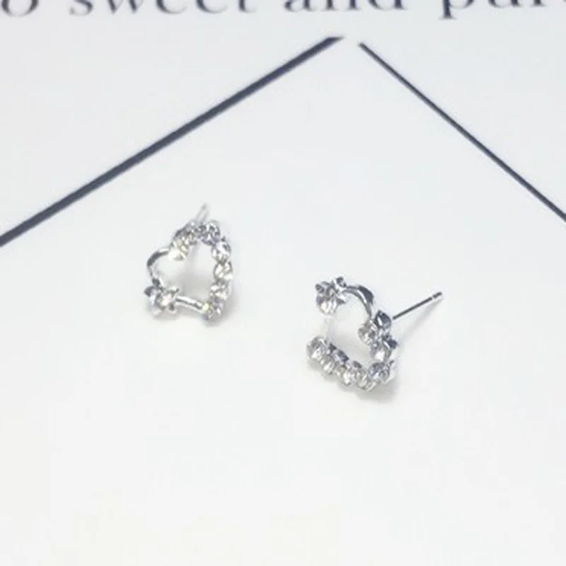 

YUNAO Jewelry Best Selling Creative Small Earrings in Europe and America Fashion Rhinestone Earrings Women New Pearl Earrings