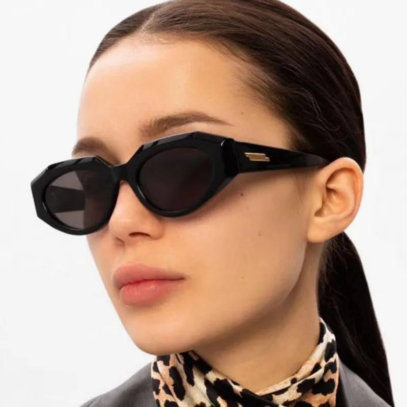 

Солнцезащитные очки «кошачий глаз» для мужчин и женщин, винтажные аксессуары в круглой металлической оправе, с цветными линзами, в стиле ре...