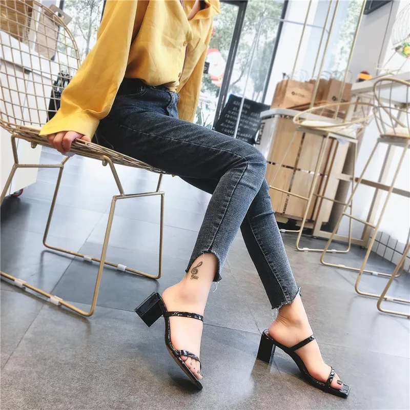 Slip On Square Heel Women Slipper Summer Outdoor Trendy Comfortable Women Sandals Thin Strap Women Slipper Elegant Women Shoe