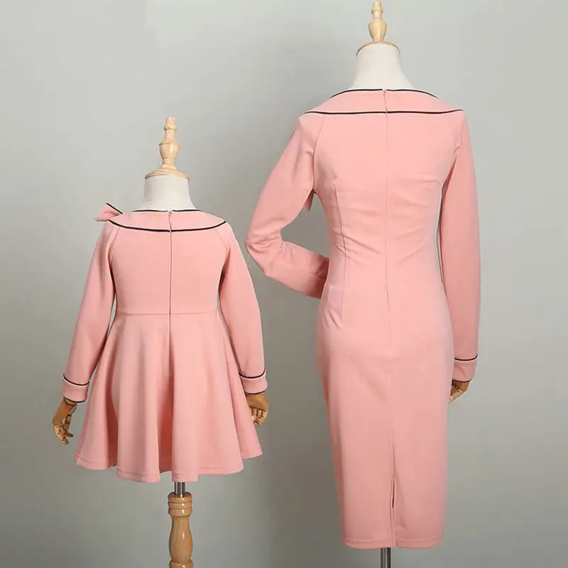 2022 розовое платье для матери и дочери с бантом семейные одинаковые костюмы