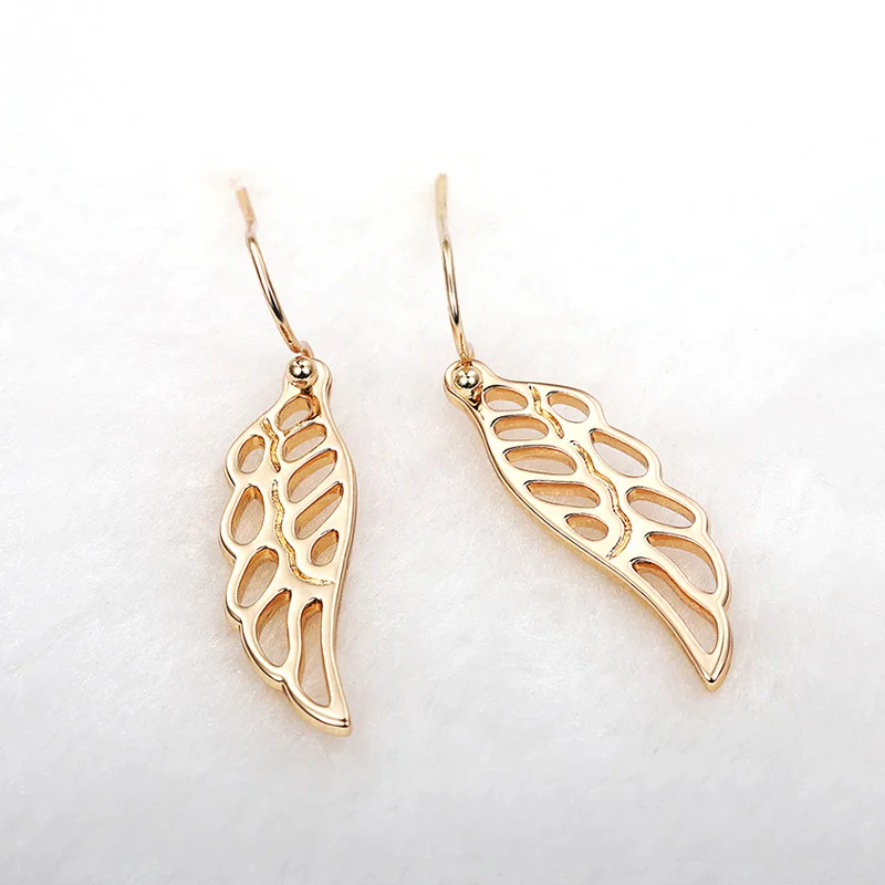 

SJGU-316 Metal Hollow Wing Shaped Earrings Simple Stylish Versatile Accessories Dance Party Delicate Daily Wear Earrings