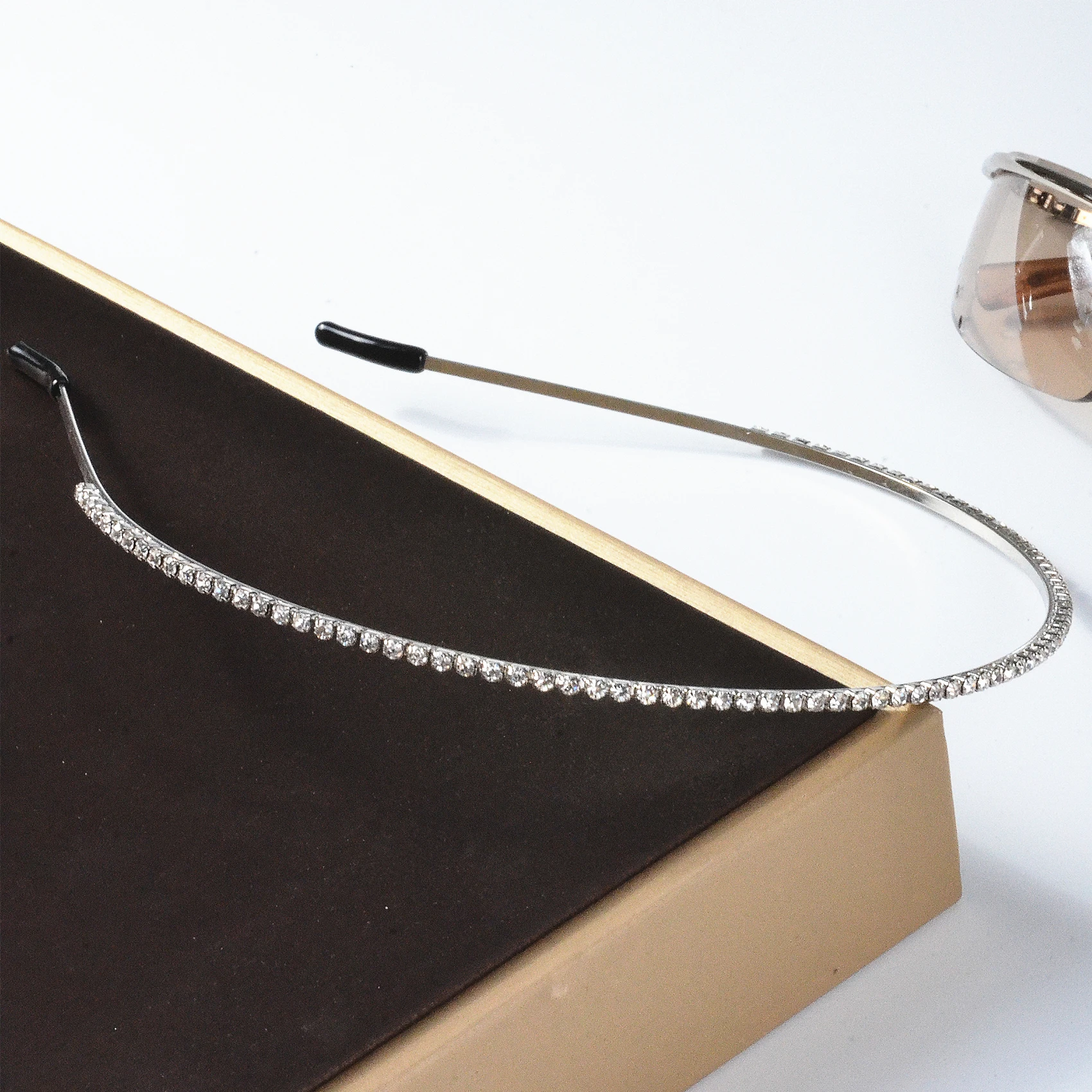 

R042046 Women Hair Accessories Jewelry Rhinestone White Comb Fashion Headwear New Style Rhineston Crowne Accessories