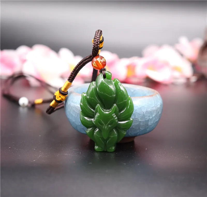 Ожерелье с подвеской из натуральной зеленой Нефритовой семихвостовой лисы