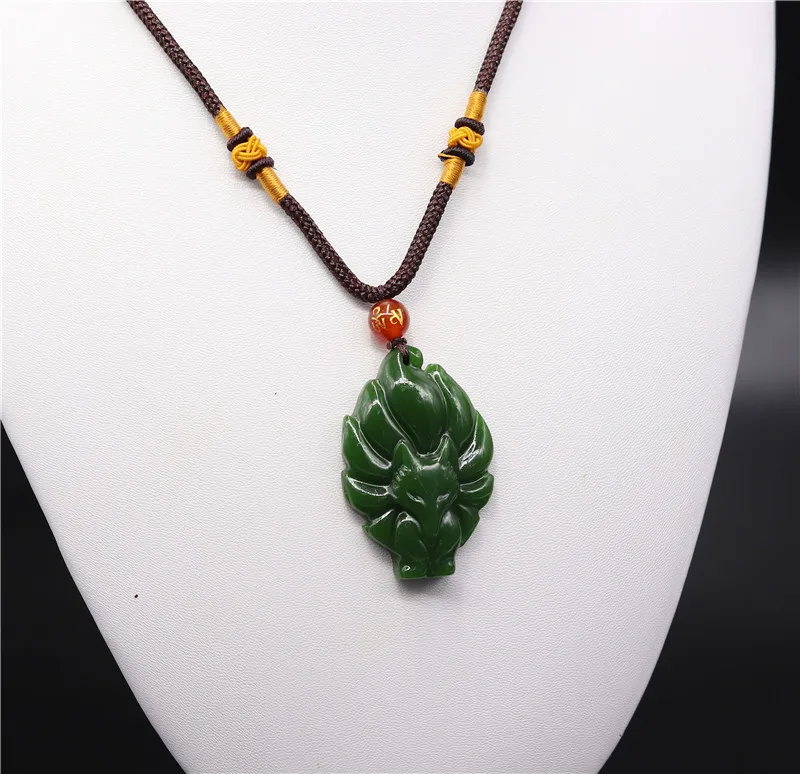 Ожерелье с подвеской из натуральной зеленой Нефритовой семихвостовой лисы