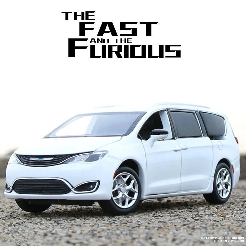 

Модель автомобиля Chrysler Grand Voyager MPV из сплава, модель литая и игрушечного автомобиля, металлическая Игрушечная модель автомобиля, коллекция с...