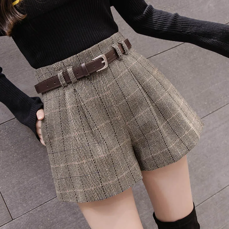 khaki plaid Осенние зимние шерстяные шорты женские Корейская Высокая талия клетчатые широкие шорты женские офисные женские свободные плотные шорты с поясом - Цвет: khaki plaid