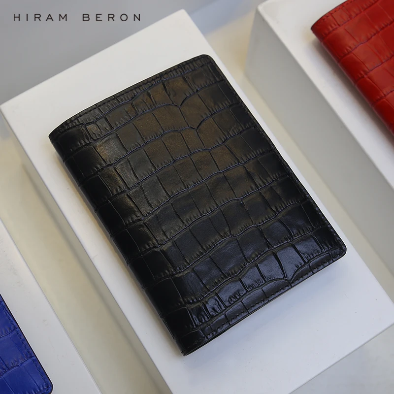 Hiram Beron-Funda de cuero personalizable para pasaporte para hombre, funda de piel italiana con patrón de cocodrilo, regalo de lujo, Premium