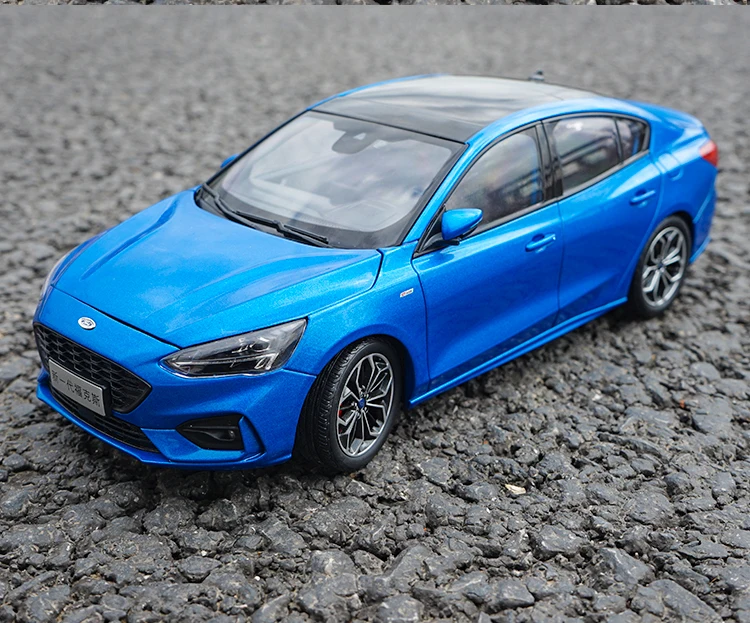 Оригинальная модель автомобиля FORD в масштабе 1:18 новая FOCUS 2020 подарок для