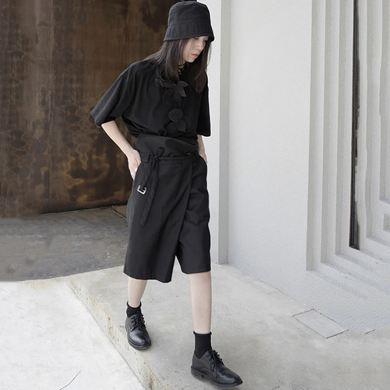 

[EAM] Women Black Irregular Split Joint Wide Leg Shorts New High Waist Loose Fit Trousers Fashion Tide Spring Summer 2021 1Y518