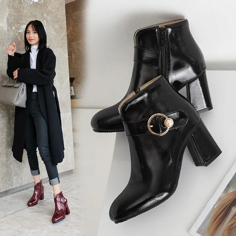 Женские удобные ботинки из лакированной кожи ботильоны на высоком квадратном